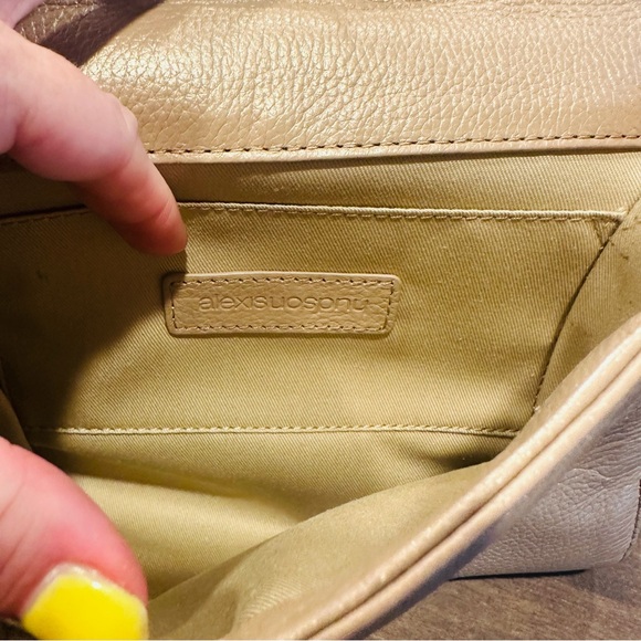 Alexis Hudson tassel clutch - Picture 3 of 4